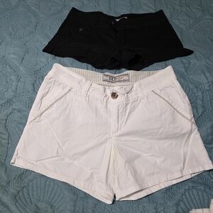 BKE Women's Black and White Shorts Set